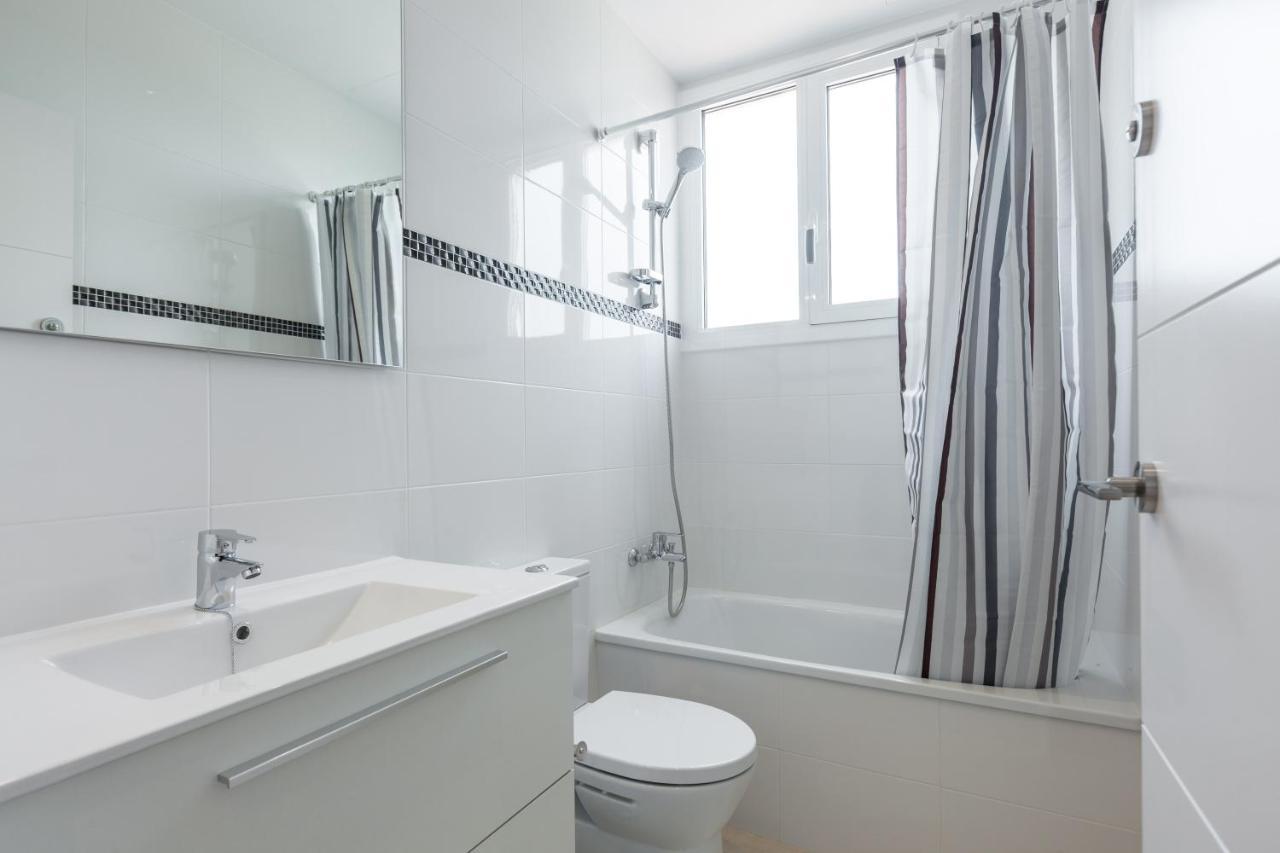 Bright Apartment With Balconies 34 Барселона Екстериор снимка